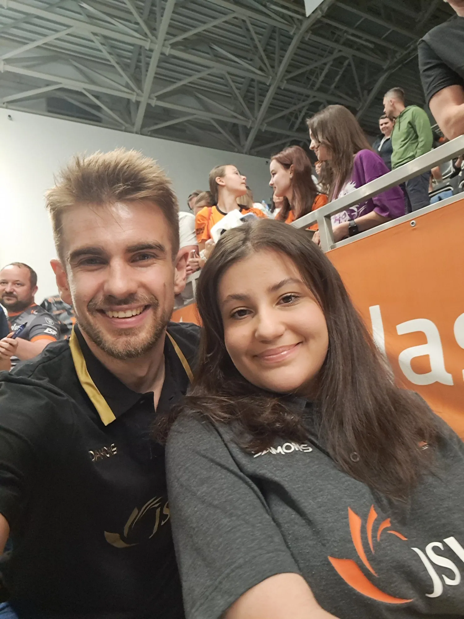 Oliwka na meczu: selfie na trybunach